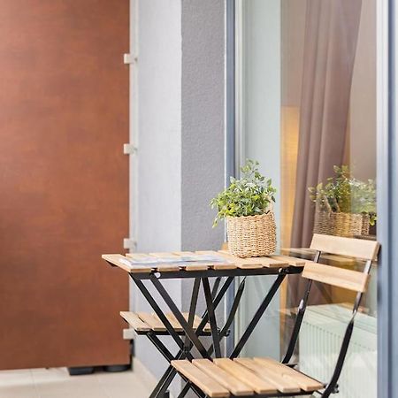 Cityscape Oasis: Active Studio Heaven Bratislava Bagian luar foto