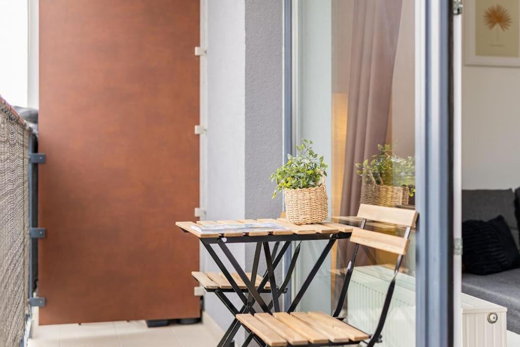 Cityscape Oasis: Active Studio Heaven Bratislava Bagian luar foto