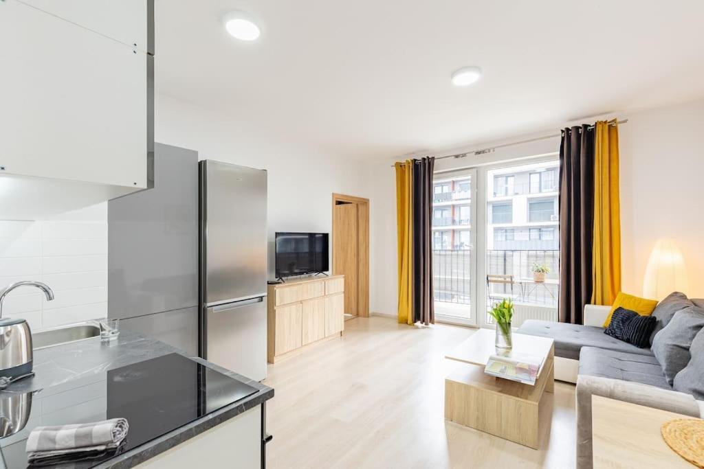 Cityscape Oasis: Active Studio Heaven Bratislava Bagian luar foto