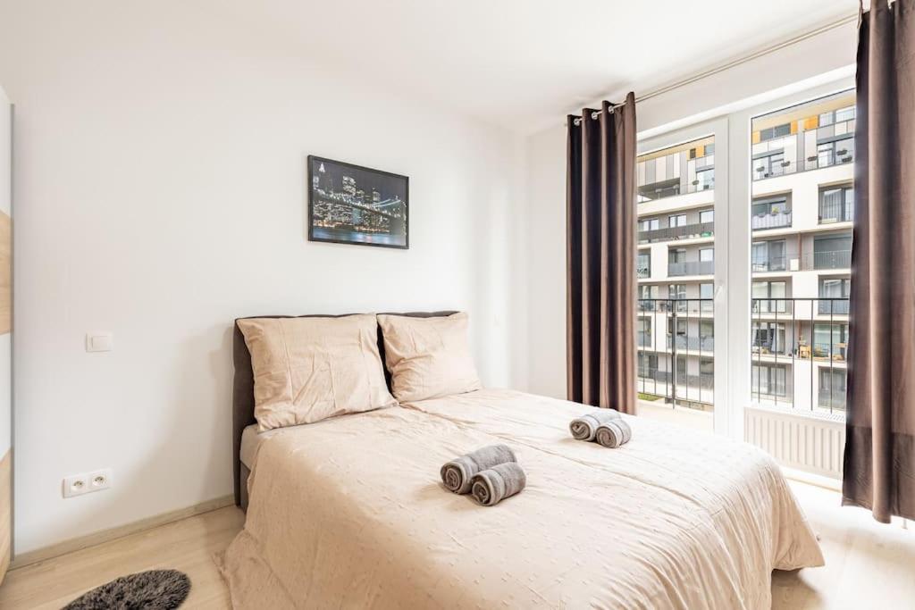 Cityscape Oasis: Active Studio Heaven Bratislava Bagian luar foto