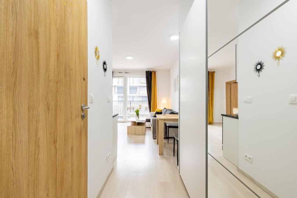 Cityscape Oasis: Active Studio Heaven Bratislava Bagian luar foto