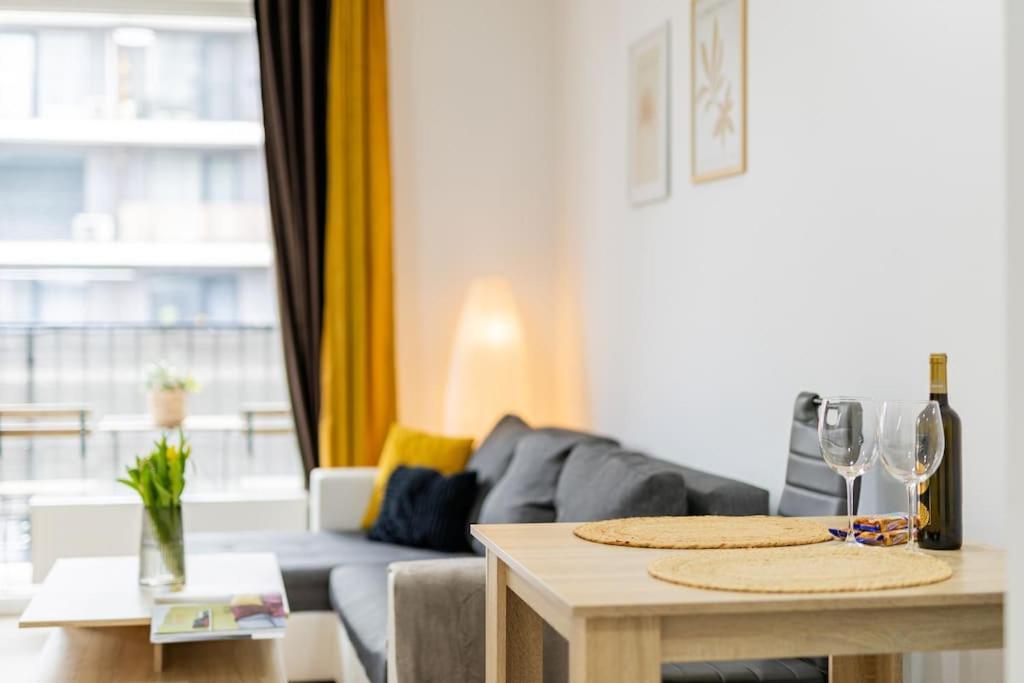 Cityscape Oasis: Active Studio Heaven Bratislava Bagian luar foto