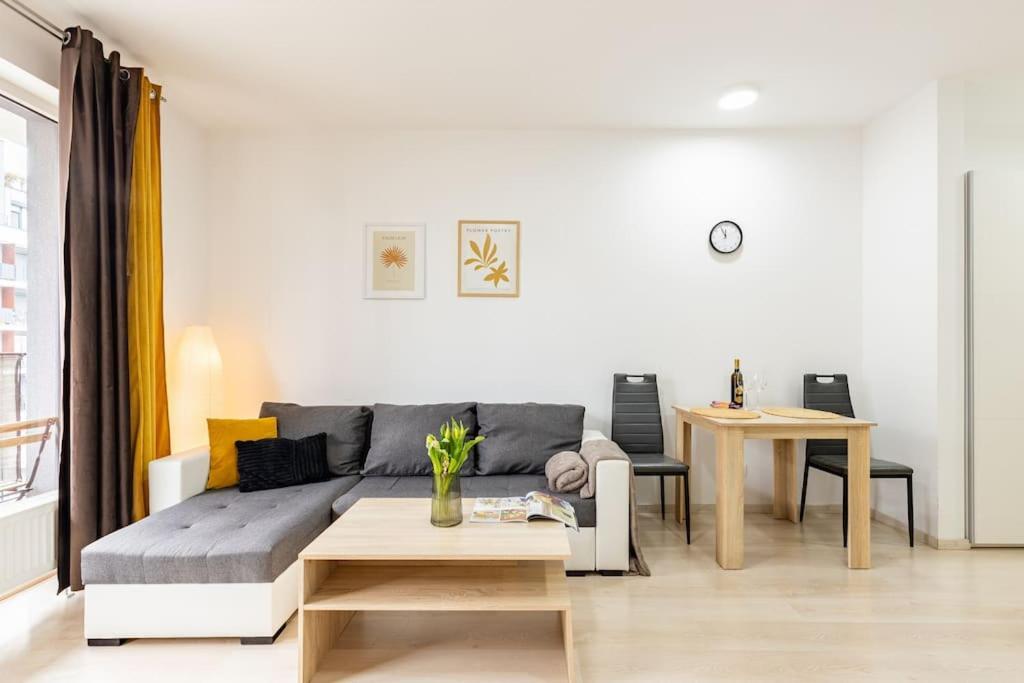 Cityscape Oasis: Active Studio Heaven Bratislava Bagian luar foto