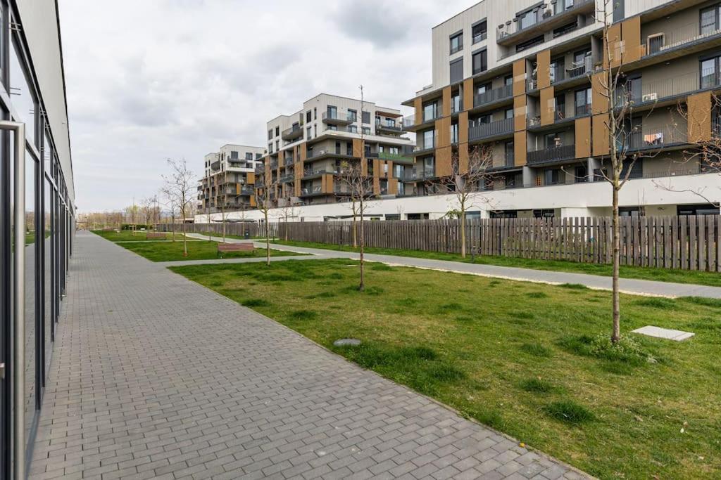 Cityscape Oasis: Active Studio Heaven Bratislava Bagian luar foto
